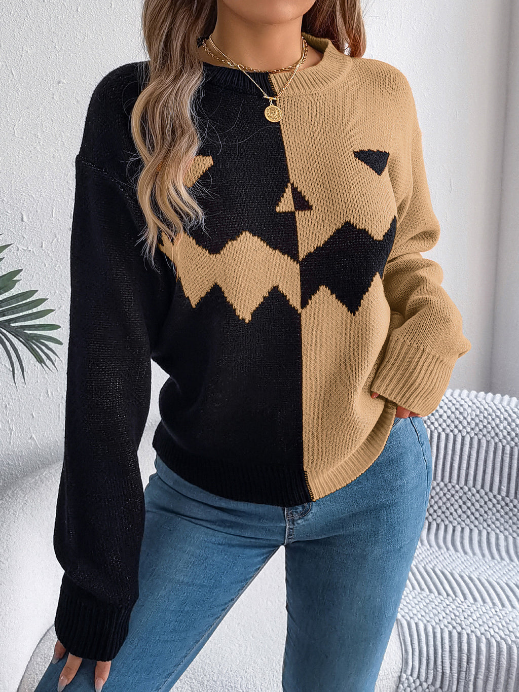 Size guide for women's Halloween ghost pattern sweater